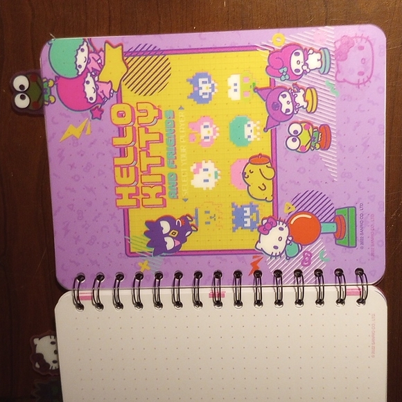 Hello Kitty Notebook 😺 - Picture 5 of 6